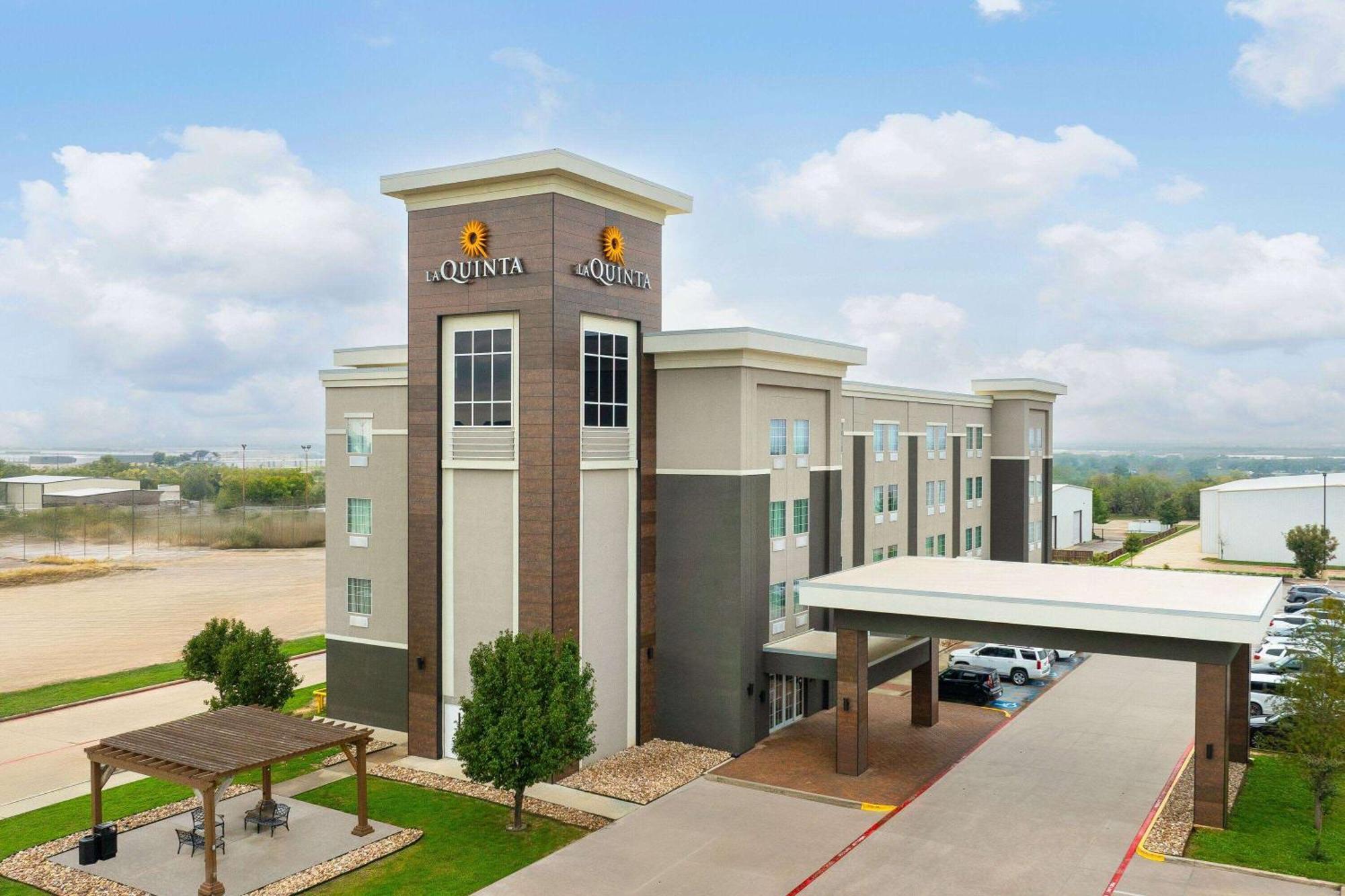 La Quinta By Wyndham Denton - University Drive Экстерьер фото